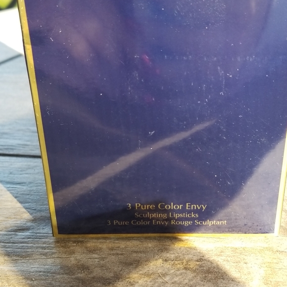 Estee Lauder Scuplting Lipsticks - Picture 4 of 4